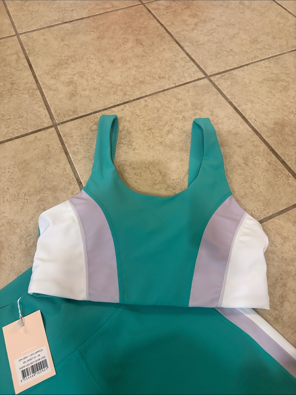Wilo the label workout set NWT size Medium - Picture 3 of 3